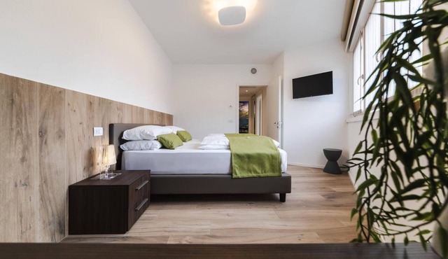 Apartment 'Boutique Green' with Balcony, Wi-Fi and Air Conditioning