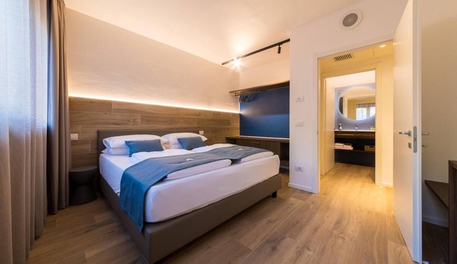 Apartment 'Boutique Tiffany' with Balcony, Wi-Fi and Air Conditioning