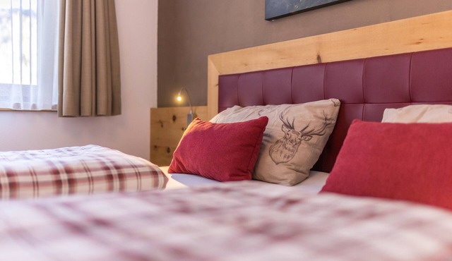 Apartment 'Ciasa Rungg App Corones' with Mountain View, Garden & Wi-Fi