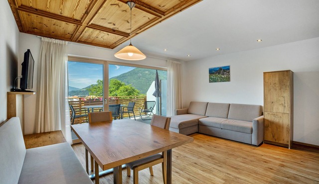 Apartment 'Edelweiß' with Mountain View, Shared Garden and Wi-Fi