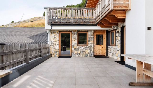 Apartment 'Ground Floor' with Mountain View, Shared Terrace and Wi-Fi