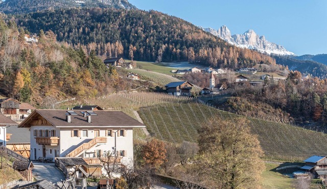 Apartment "Guntschöllerhof Hochwart" with Mountain View, Wi-Fi, Balcony & Garden