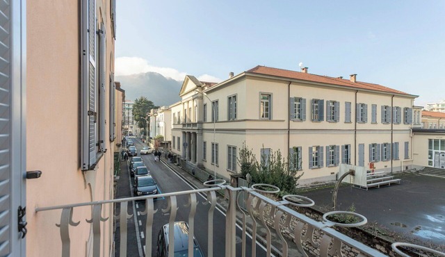 Apartment in Como with 2 bedrooms sleeps 6