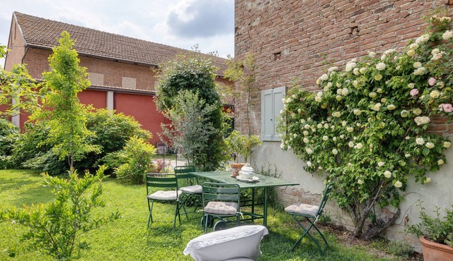Apartment 'Aperegina' with Private Garden and Wi-Fi