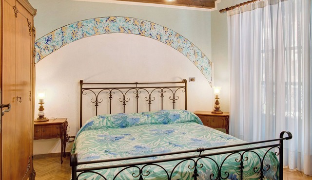Apartment 'La Rocca di Efisio - Freisa' with Balcony, Wi-Fi and Air Conditioning