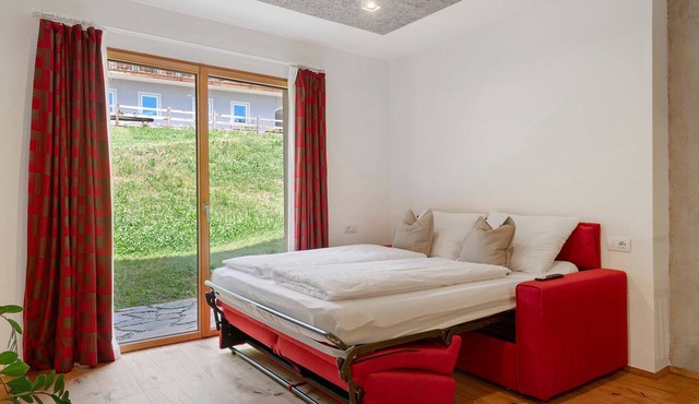 Apartment 'Laimbruchhof Annelies' with Mountain View, Private Garden and Wi-Fi