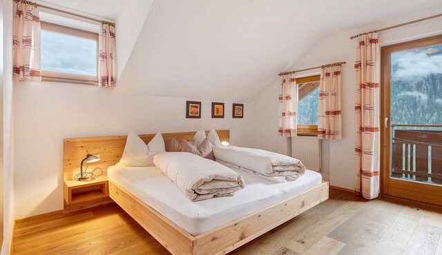 Apartment 'Mair Am Tinkhof Bergwohnung' with Mountain View, Shared Terrace and Wi-Fi