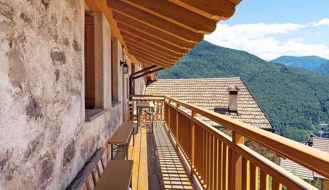 Apartment 'Maso Bornie Fior Di Melo' with Mountain View, Shared Terrace and Wi-Fi