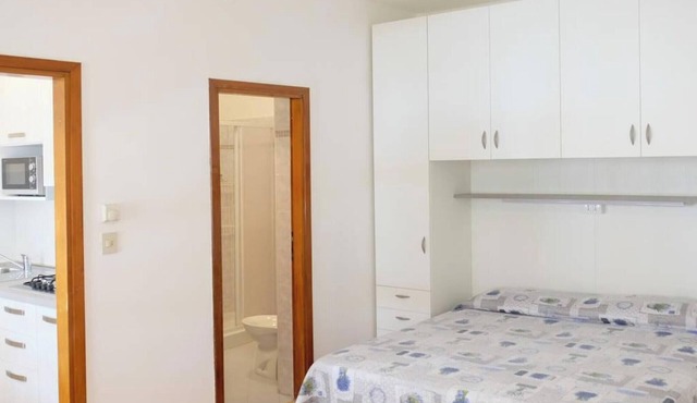 Apartment 'Shopping Center M05' with Air Conditioning
