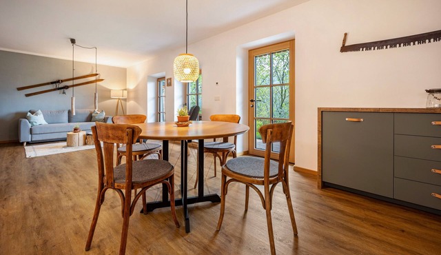 Apartment “Valentin36 Raschötz” with Mountain View, Private Terrace and Wi-Fi