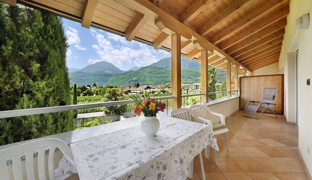 Apartment "Weinsepphof 5" with Mountain View, Pool, Wi-Fi, Garden & Balcony