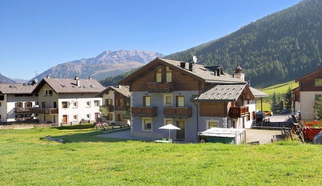 'Appartamento 8' with Mountain View, Shared Garden & Wi-Fi