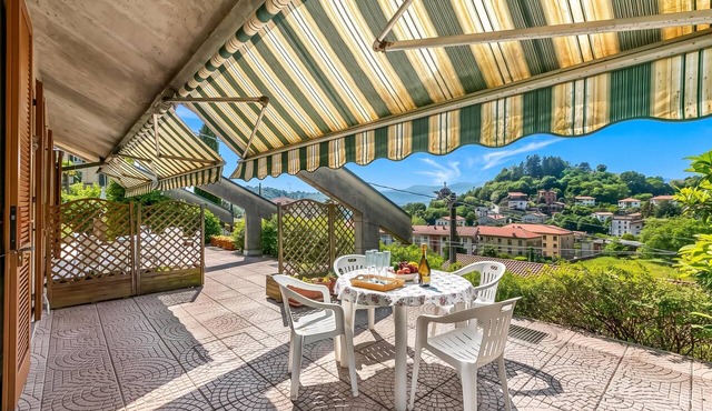 Apt. Giulia: Sunny Terrace and Lake View in Laveno, Laveno Mombello, Italy