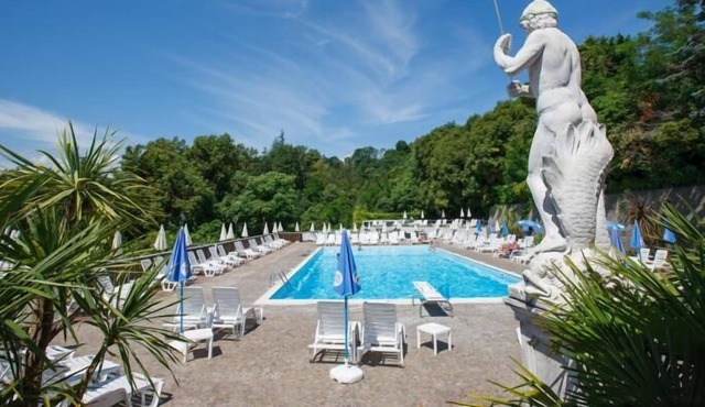 Attractive studio with terrace and garden, pool and dream view