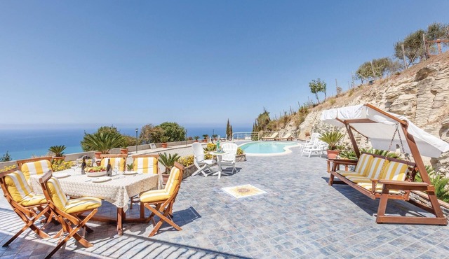 Awesome home in Agropoli SA