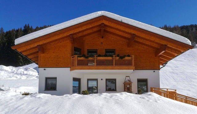 Beautiful apartment for 4 guests with WIFI, TV and terrace