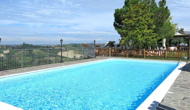 Beautiful apartment for 5 guests with WIFI, A/C, pool, TV, terrace, pets allowed and panoramic v.