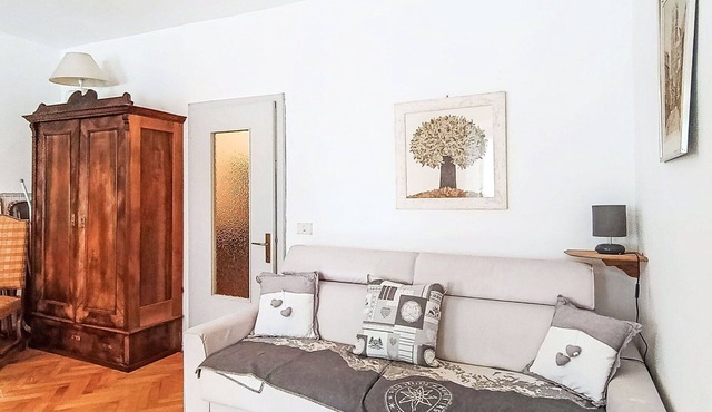 Beautiful apartment for 6 people with WIFI and TV