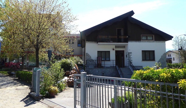 Beautiful private villa for 6 people with A/C, WIFI, TV and balcony