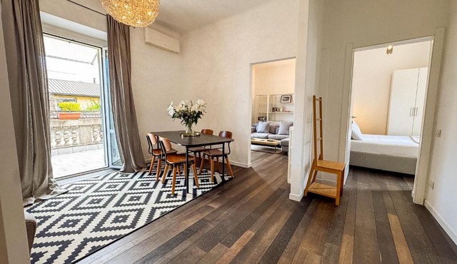Brera Sun Terrace, Light-Filled 4th R Floor Gem
