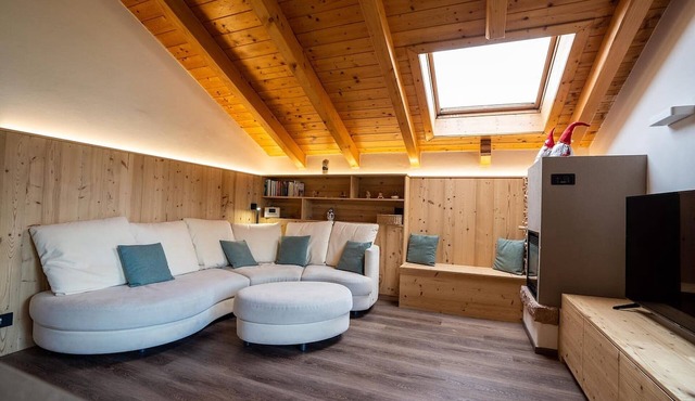 Bucaneve - Lake View Apartment in Predazzo