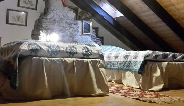 Careggio is an historic Visconti cottage surronded by green with lake's view.