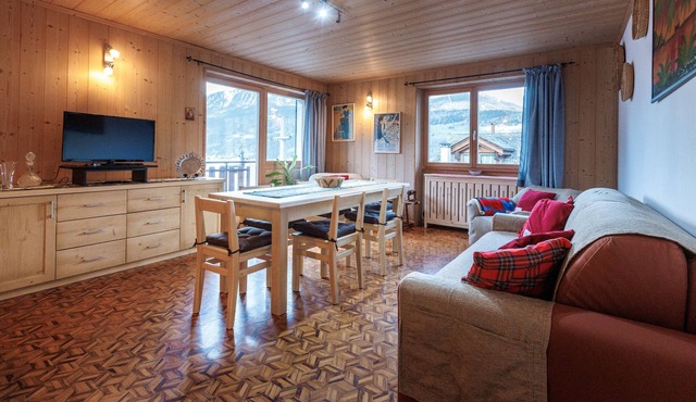 Chalet 'Beppe' with Mountain View, Shared Garden and Wi-Fi
