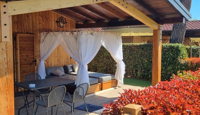 Chalet Rio - ground floor with private garden.