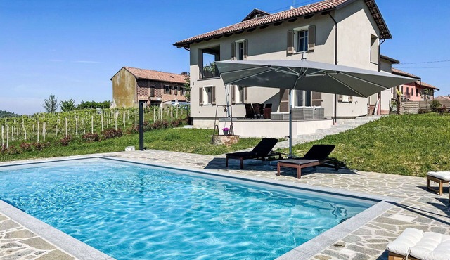 Cosy apartment for 2 guests with WIFI, pool, A/C, TV and patio