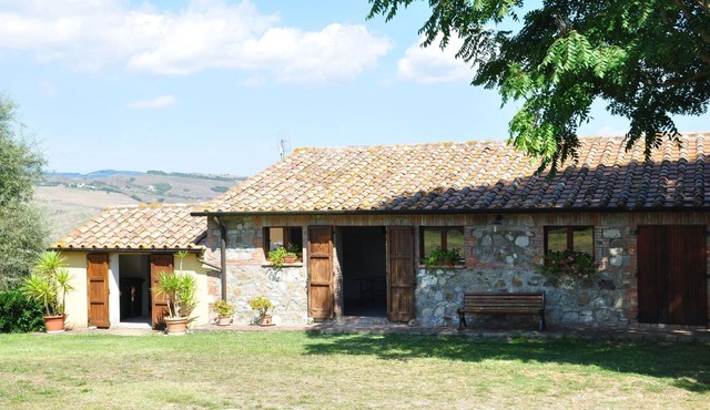 Cosy apartment for 6 people with WIFI, pool, TV, pets allowed and panoramic view