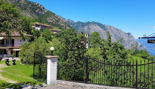Country House Casa Marisa Patio Garden and view