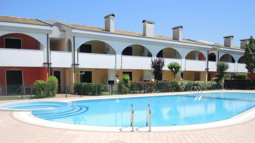 Cozy flat with pool 500m from the golden beach