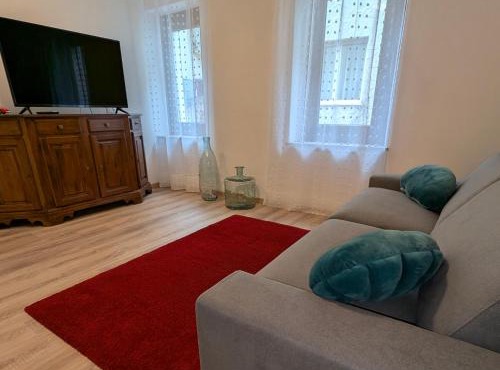Desy Spazioso e completo appartamento con 3 camere, 2 BAGNI, fino a 8 posti letto