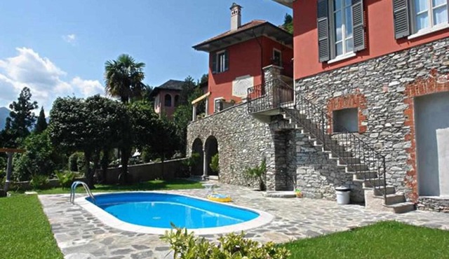 Domus Cusiana complesso vista lago e piscina