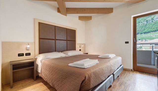 Double Room 102 with Mountain View, Wi-Fi and Air Conditioning