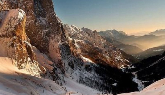 Elegantes und geräumiges Dachgeschosszimmer in den Dolomiten by Interhome