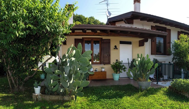 Enchanted place for those who want to find themselves garden and animals allowed