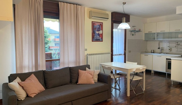 Family apartment with balcony and close to metro