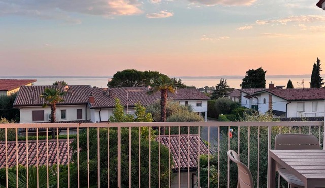 Ferdrago - Balcone vista lago con Parcheggio coperto