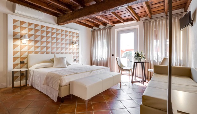 Ferrara Rooms
