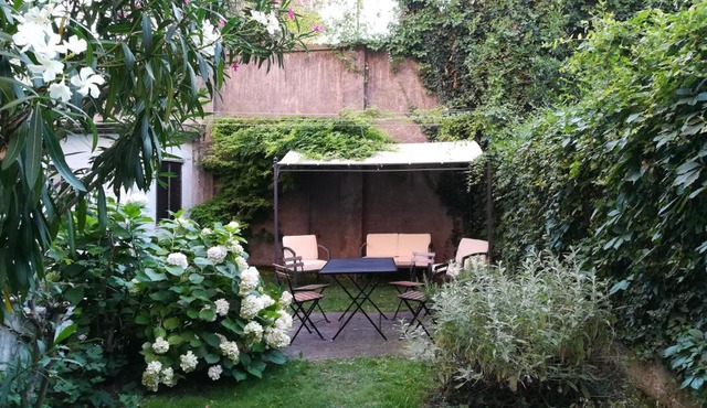 GuestHost - Accogliente appartamento a Dorsoduro con GIARDINO!