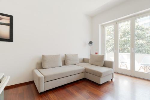 GuestHost - Bright Balcony Flat X4 Gioia MM2