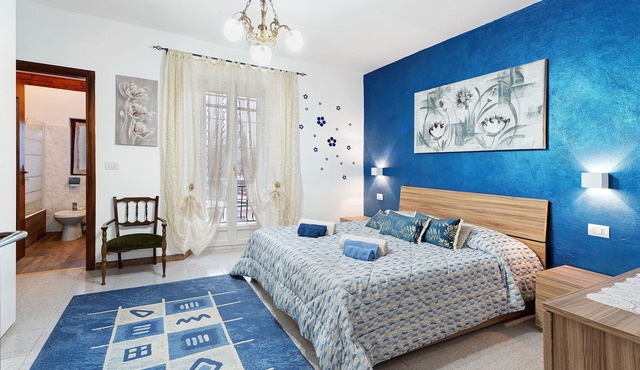 Holiday Apartment "Nel Blu Dipinto Di Blu" with Mountain View, Private Garden & Balcony