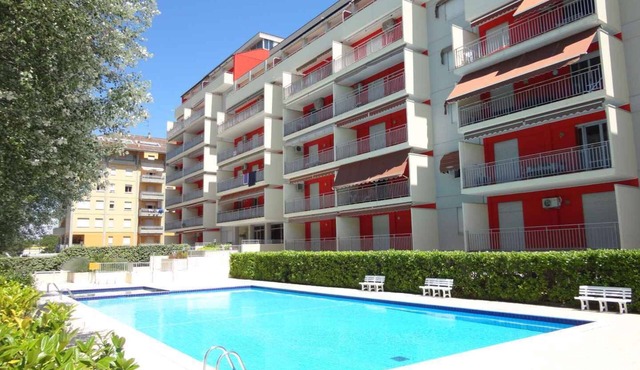 Holiday apartment with pool and caretaker behind the pedestrian zone