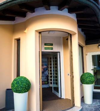 Hotel Lonatino