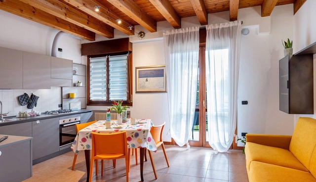 'Kikosa House' Apartment with Private Terrace, Wi-Fi and Air Conditioning