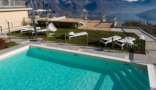 Lights on the Lake Zweizimmerwohnung mit Terrass by Interhome