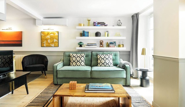 LivinParis | Luxury AC 4 Bedrooms Le Louvre I