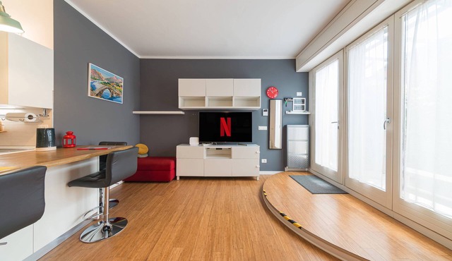 Neptune Apartment with Private Garden in Bologna Center