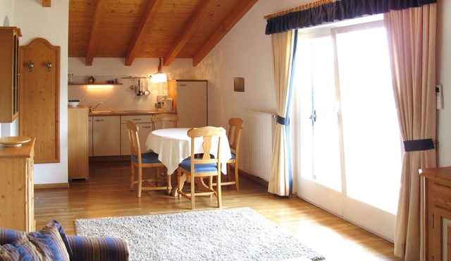 Nice apartment for 3 people with WIFI, hot tub, pool, A/C, TV, balcony and pets allowed